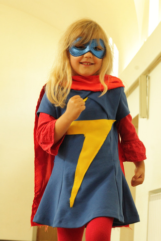 Illustration for article titled Great dad makes his daughter an awesome Ms. Marvel costume